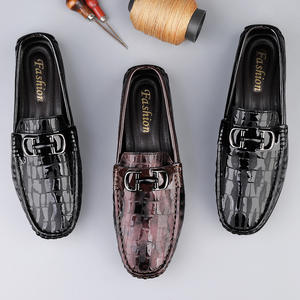 รองเท้าผู้ชาย รองเท้าขับรถฤดูร้อน สไตล์เรโทร หนังแท้ พื้นนุ่ม ระบายอากาศได้ดี กันลื่น รองเท้าลำลองแบบสวม - Product Image 2