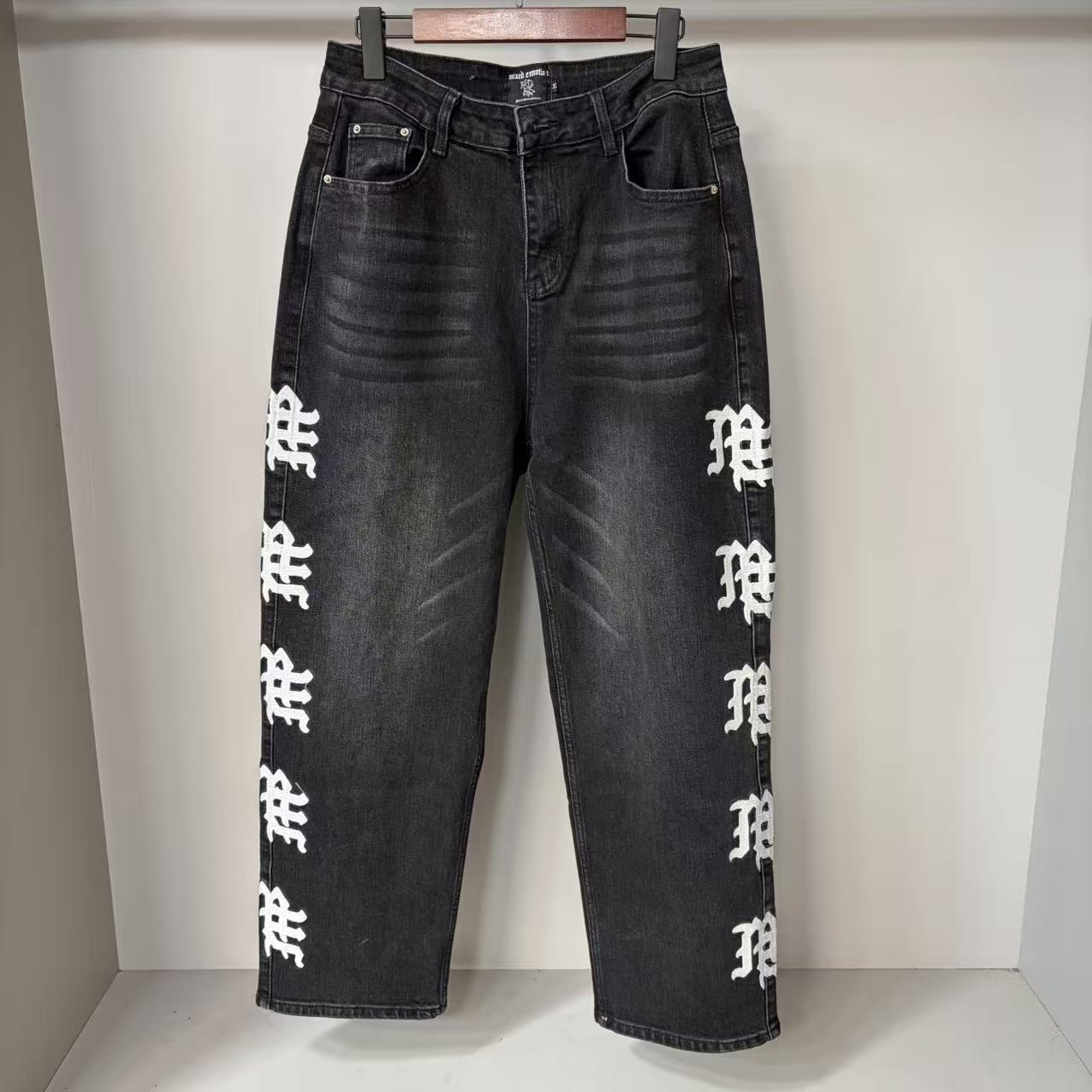 Em108 black