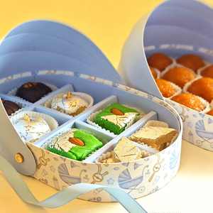 Boîtes à pâtisserie personnalisées pour beignets, baklavas, petits chocolats, emballage, berceau, <span class=keywords><strong>souvenir</strong></span> <span class=keywords><strong>de</strong></span> <span class=keywords><strong>naissance</strong></span>, boîte cadeau avec fenêtre et ruban - Product Image 4