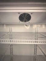 Réfrigérateur commercial pour boissons énergisantes Pepsis Cocas Colas avec écran LED mécanique et étagères réglables pour supermarchés