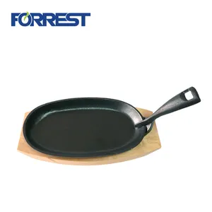铸铁炊具fajita煎锅烧烤盘烧烤烤盘，带木质底座托盘