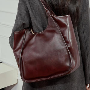 Sac fourre-tout élégant en cuir de vachette pleine fleur, sac à main pour femme en cuir tanné végétal, grande capacité, sac à bandoulière pour les trajets quotidiens - Product Image 1