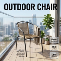 Chaise en rotin portable moderne, couleur personnalisée, montage facile, cadre en métal pour le transport, pour l'intérieur/l'extérieur, camping, repas, vente en gros