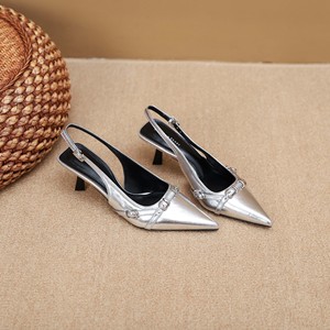 Scarpe da donna squisite personalizzate scarpe singole con rivetti alla moda <span class=keywords><strong>sandali</strong></span> con <span class=keywords><strong>tacco</strong></span> <span class=keywords><strong>medio</strong></span> retrò francesi scarpe da donna a punta designer - Product Image 6