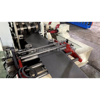 Máquina perfiladora de rodillos para vigas escalonadas metálicas de estanterías con engranajes, motor PLC y rodamientos - Fácil de operar