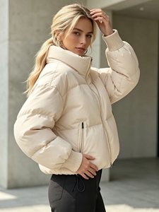 Blouson d'hiver chic pour femme, col montant, matelassé, zippé, manches longues, coupe ample, court, style bomber, avec logo personnalisé, pour le streetwear quotidien - Product Image 2