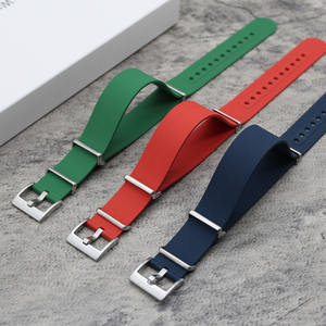 สายนาฬิกาคุณภาพสูง 20 มม. แบบชิ้นเดียว ทำจากยางฟลูออโร สายนาฬิกากันน้ำแบบ Single Pass ทำจากยาง FKM พร้อมห่วงโลหะ - Product Image 5