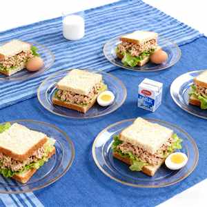 Plato <span class=keywords><strong>de</strong></span> Cena Elegante <span class=keywords><strong>de</strong></span> <span class=keywords><strong>Material</strong></span> PS Transparente, Estilo Moderno, Borde Dorado Refinado, Vajilla Desechable para Catering, Bodas, Banquetes y Fiestas - Product Image 5