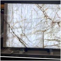 Dalles rétroéclairées en quartzite exotique Cristallo Bianco de Chine pour carreaux de cuisine découpés sur mesure, comptoirs, murs de salon, design moderne