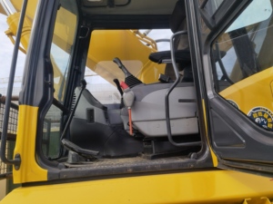 รถขุดตีนตะขาบ Komatsu PC400-8 มือสอง ขนาด 40 ตัน สำหรับงานหนัก พร้อมปั๊มไฮดรอลิก PLC เครื่องยนต์ มอเตอร์ เกียร์บ็อกซ์ และเกียร์ ของแท้จากญี่ปุ่น - Product Image 6