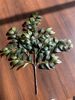 QSLH-CF116 Vente chaude Feuilles artificielles Plantes vertes Feuillage en soie Feuilles de ficus Plantes artificielles Feuilles de banian pour mariage