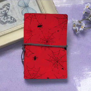 Versátil Vintage PU hermoso cuaderno páginas perforadas perfecto para <span class=keywords><strong>viajes</strong></span> <span class=keywords><strong>de</strong></span> trabajo DIY arañas y telarañas en fondo rojo - Product Image 2