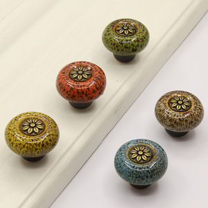 Poignées de meuble vintage en céramique, boutons de tiroir rétro émaillés en forme de champignon avec quincaillerie en bronze à trou unique pour cuisine, salle de bain, <span class=keywords><strong>commode</strong></span> - Product Image 1