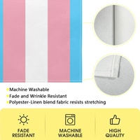 Chemin de table personnalisé avec motif arc-en-ciel transgenre, idéal pour la mise en scène des dîners domestiques et les occasions spéciales