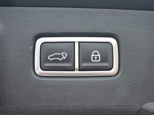 SUV familial diesel automatique Sorento 4ème génération 2023 noir, coffre électrique, prix raisonnable, voiture coréenne avec climatisation automatique et sièges chauffants - Product Image 4