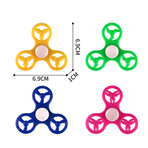 Regalo <span class=keywords><strong>gratis</strong></span> Nuevo producto de tendencia Ventas calientes Barato Pequeños juguetes de plástico y pasatiempos Niños <span class=keywords><strong>Spinner</strong></span> de mano Fidget <span class=keywords><strong>Spinner</strong></span> para niños - Product Image 6