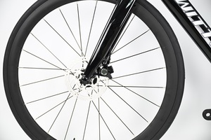 Vélo de route en fibre de carbone 24 vitesses avec freins à disque hydrauliques RS, pédales ordinaires, barre en carbone 3K et roues en alliage – Offre Spéciale - Product Image 4