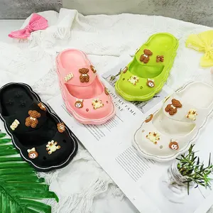 Pantai Luar Ruangan Kasual Berjalan PVC Wanita Sandal Puffy Sandal Datar untuk Wanita Sandal Jepit