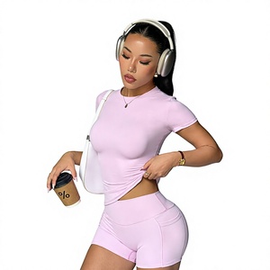 Set Yoga a Due Pezzi con Etichetta Privata, Maniche Corte e Pantaloncini Elastici a Vita Alta, Abbigliamento Sportivo da Donna per Palestra OEM - Product Image 1
