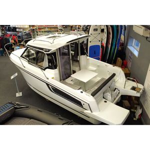Barco Jeanneau Merry Serie 605 2 Premium, 6.65m de eslora, 4 camas, motor de gasolina, quilla plana para deportes acuáticos - Product Image 1