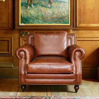 Fauteuil individuel de luxe vintage en cuir pleine fleur marron avec pieds en bois massif, chaise de réception pour hôtel et salon