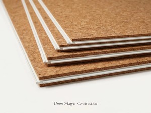 Panneau en liège brun moderne avec bordure en bois, imperméable, pour utilisation en intérieur d'hôtel - Product Image 4