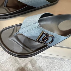 Chaussons en cuir pour homme, sur mesure, haut de gamme, confortables, nouvelle mode, logo métallique, sandales de plage été, chaussures de luxe pour homme - Product Image 2