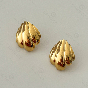 Gemnel Boucles d'oreilles coquillage en argent 925 Design d'inspiration côtière Élégance intemporelle pour les amoureux de la nature Boucles d'oreilles creuses - Product Image 4
