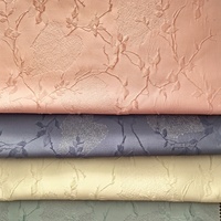 Tissu Jacquard en Polyester Teint en Fil Satiné Haute Densité 167 g/m² à Motif Personnalisé Gaufré pour Filles
