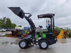 Mini Cargadora <span class=keywords><strong>de</strong></span> Ruedas HAIJU, Bajo Consumo <span class=keywords><strong>de</strong></span> Combustible, Motor Perkins 4x4, Potencia Nominal: 18.2 kW, Cargadora <span class=keywords><strong>de</strong></span> Ruedas <span class=keywords><strong>de</strong></span> China para Hogar y <span class=keywords><strong>Granja</strong></span> - Product Image 5