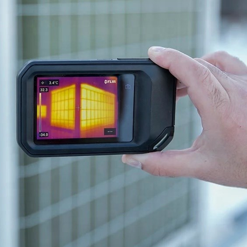 FLIR C5 Wi-Fiおよびクラウド接続機能付き赤外線サーマルイメージャー