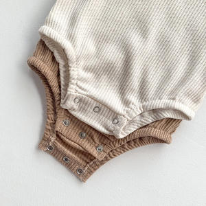 Ropa de Bebé al por Mayor de Marca Privada, Monos de Bebé de Color Sólido Natural y Neutro, Ropa de Verano de Manga Corta para Bebés - Product Image 1