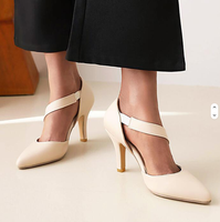 Chaussures de travail élégantes et tendance à bout pointu pour femmes, nouveauté, talons hauts décontractés de couleur unie pour l'extérieur, en cuir synthétique