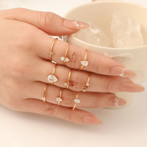 MICCI 18k 금도금 변색 방지 주얼리 스테인리스 스틸 앙증맞은 지르콘 이터니티 얇은 레이어드 반지 - Product Image 1