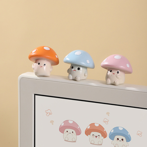 Figurine de champignon en résine mignonne, <span class=keywords><strong>mini</strong></span> ornement de bureau, décoration créative pour jardin féerique, terrarium, présentoir de loisirs créatifs, vente en gros - Product Image 3