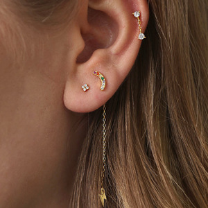 Mini boucles d'oreilles à fleurs pour femmes, bijoux mignons et délicats pour tous les jours - Product Image 4
