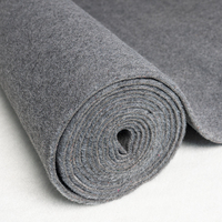 Red & Grey Outdoor Concierge Pole Teppich des Herstellers Polyester Soft Carpet für zu Hause oder Events für das Gebet