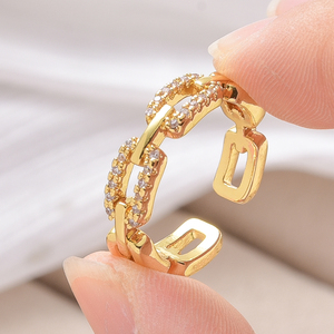 Bague unisexe en cuivre plaqué or 18 carats avec zircon, finition polie brillante texturée géométrique, accessoire de bijouterie personnalisé, vente en gros - Product Image 1