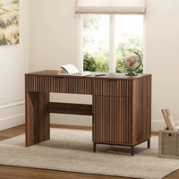 Bureau d'ordinateur contemporain en bois pour le bureau à domicile, bureau de direction cannelé avec station de charge pour le travail et les études