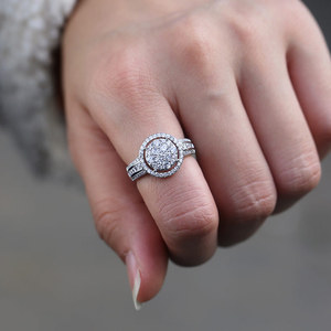 Anello Micro Pave con Zirconi per Donne, Elegante Gioiello da Dito per Feste - Product Image 3