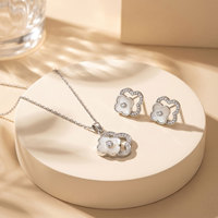 Collier trèfle à quatre feuilles micro-pavé délicat et anti-ternissement, tendance UE/US, pour femme, ensemble de bijoux de luxe élégant et de niche