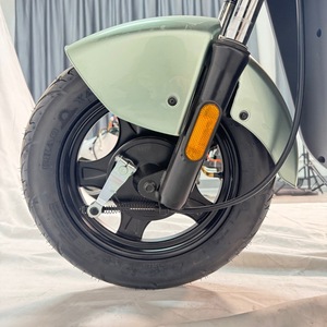 Patinete Eléctrico Urbano para Desplazamientos, Batería de 20 Ah, Autonomía de 50 km, Motor sin Escobillas, Iluminación LED Impermeable, Uso Unisex - Product Image 1