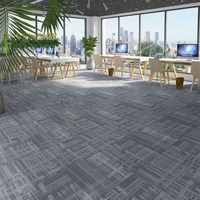 Les fabricants de tapis fournissent des dalles de moquette modernes sur mesure à boucles bouclées pour bureaux, 50x50, avec amorti.