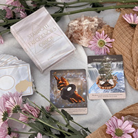 Cartes de tarot et de poker Oracle personnalisées en gros avec design holographique, logo et illustrations sur mesure pour commandes en gros