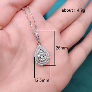 Collana con pendente a goccia in zircone verde oliva per donna, a forma di pera, catena alla clavicola alla moda. - Product Image 5