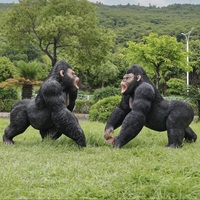 Statue de Famille de Gorilles en Résine Personnalisée, Grande Sculpture d'Animaux Sauvages en Résine pour Parc à Thème et Ornement de Musée