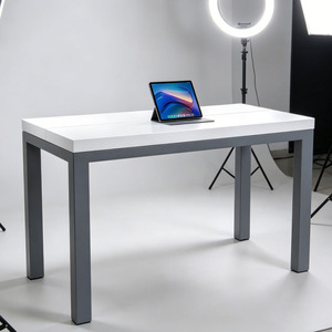 Table de présentation robuste pour accessoires de téléphonie mobile, avec écran numérique 3C, structure métallique solide, pour la vente au détail - Product Image 1