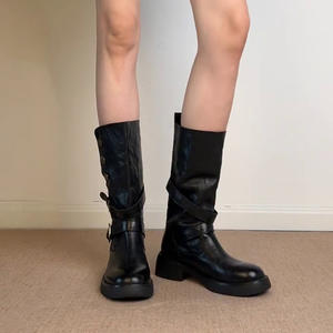 Version en cuir de vache ~ Bottes western à boucle rétro, bottes de motard noires à talon épais pour femmes, bottes de moto à bout rond ajustées mi-mollet - Product Image 4