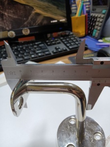 Supports de main courante modernes en acier inoxydable de haute qualité <span class=keywords><strong>pour</strong></span> escaliers, fixation de balustrade en <span class=keywords><strong>verre</strong></span> - Product Image 2