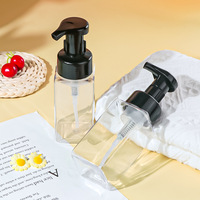 150ml 200ml 250ml Bouteilles en mousse à pompe en plastique carré transparent en PET à bas prix avec impression de logo personnalisé